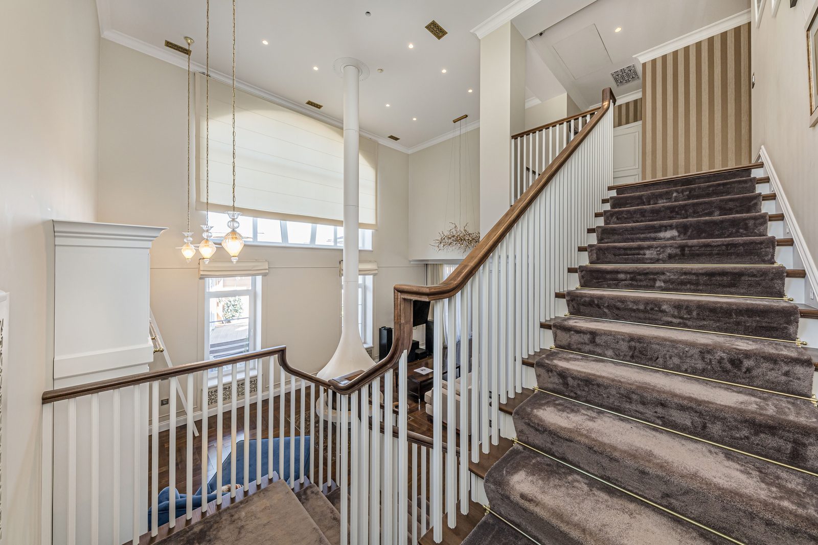 Парадная лестница